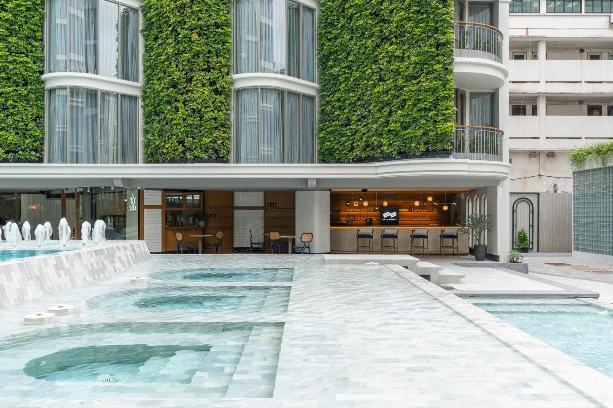 The Salil Hotel Riverside بانكوك المظهر الخارجي الصورة The hotel's pool