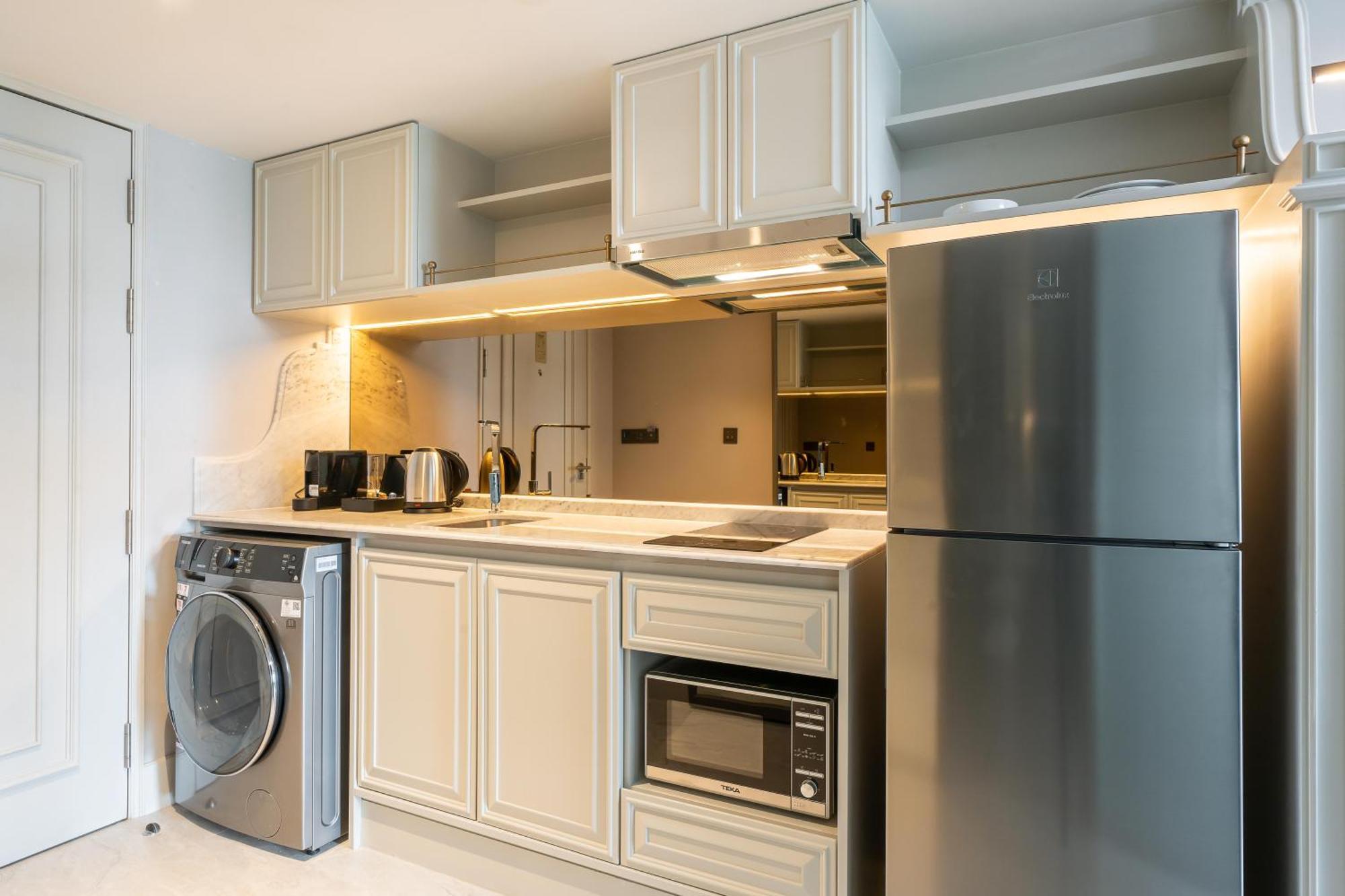 The Salil Hotel Riverside بانكوك المظهر الخارجي الصورة A modern kitchen