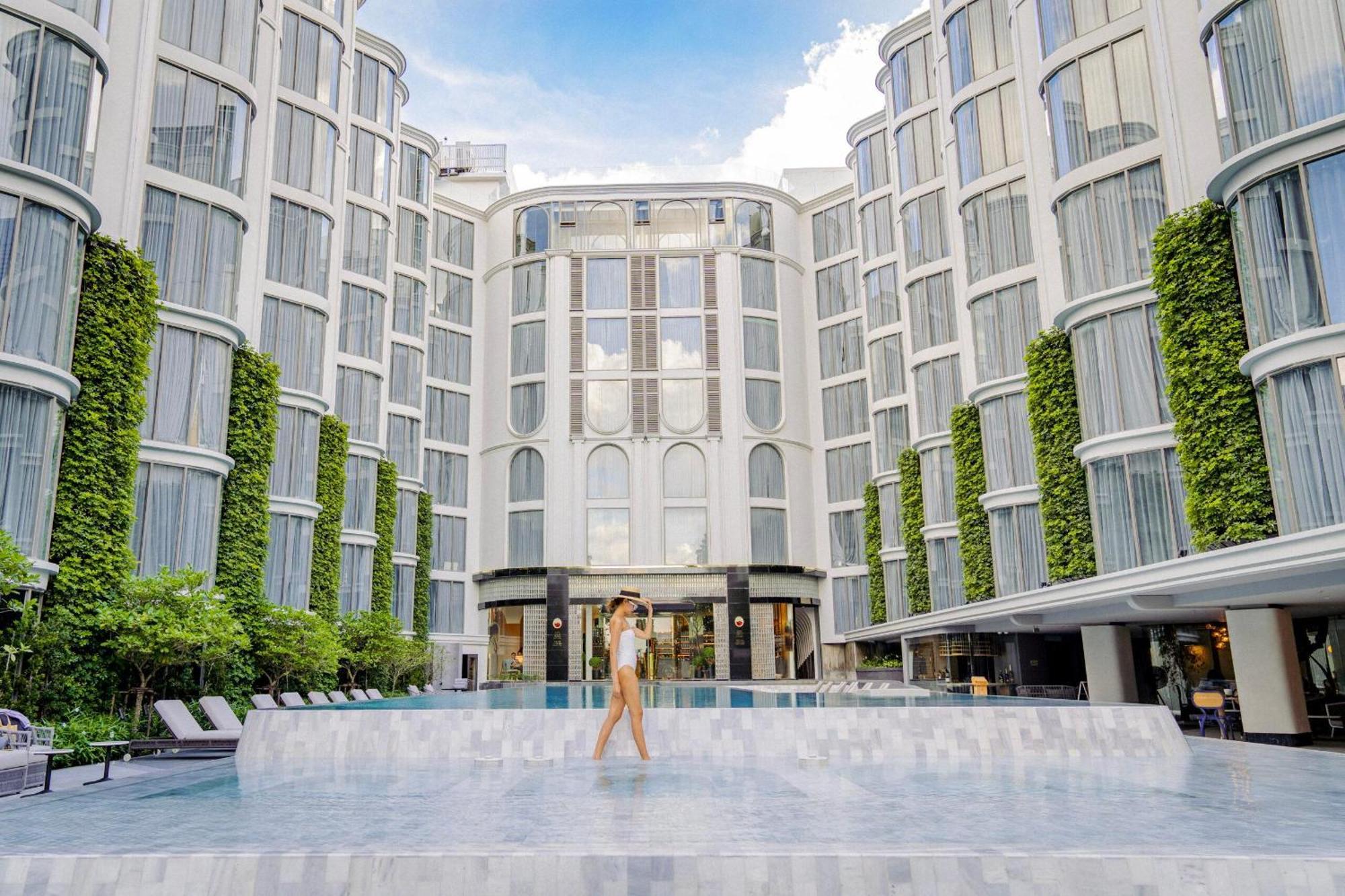 The Salil Hotel Riverside بانكوك المظهر الخارجي الصورة The hotel's courtyard